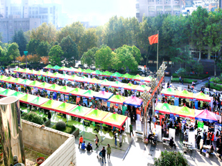 365官网成功举办2017届毕业生大型综合校园双选会