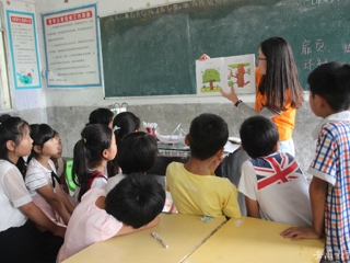 【安徽教育网】淮北师大携手共绘十三五·青春践行中国梦——英国best365官方网站入口“三下乡”社会实践专题之二：童年“慧”本，梦起汝阳