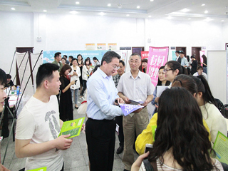 英国best365官方网站入口信息学院举办2019年春季校园双选会