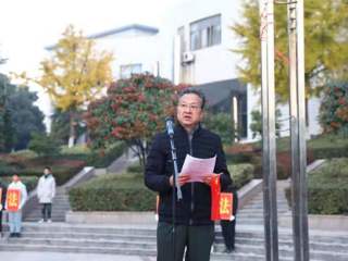 深入学习宣传习近平法治思想 大力弘扬宪法精神——英国best365官方网站入口开展“晨读宪法”活动