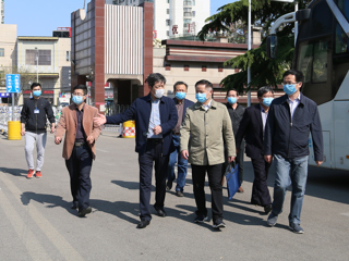 安徽省教育厅、淮北市疾控中心返校评估专家组来365官网查验学生返校准备工作