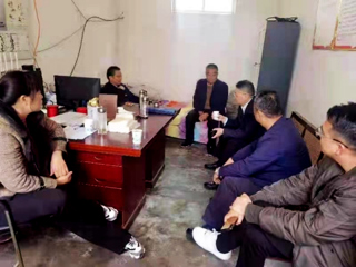 校党委副书记朱德顺、副校长李福华一行赴365官网定点帮扶村调研