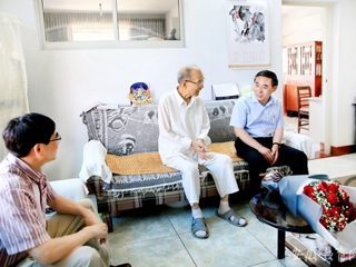 安徽教育网报道365官网看望离退休老领导老教师