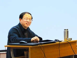 石海松应邀到365官网作书法艺术报告