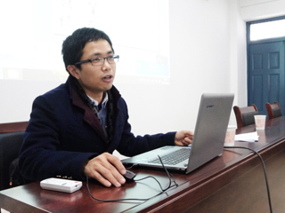 范国新应邀到365官网作学术讲座