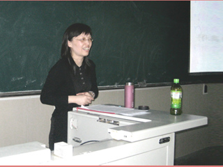 南京师范大学顾荣芳教授应邀来365官网讲学