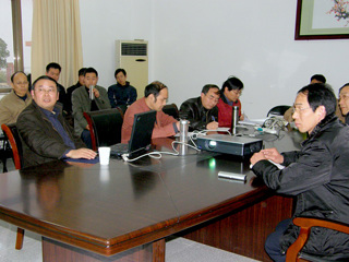 安徽大学朱跃教授来365官网讲学