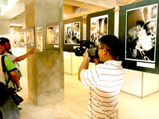 365官网张秉政教授专题《江淮古茶镇》入展第八届中国摄影艺术节暨2009首届大理国际影会