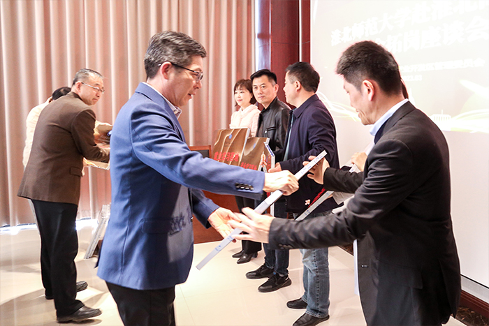 40b345cac206418894d401f3cd37d40c.jpg 40b345cac206418894d401f3cd37d40c.jpg