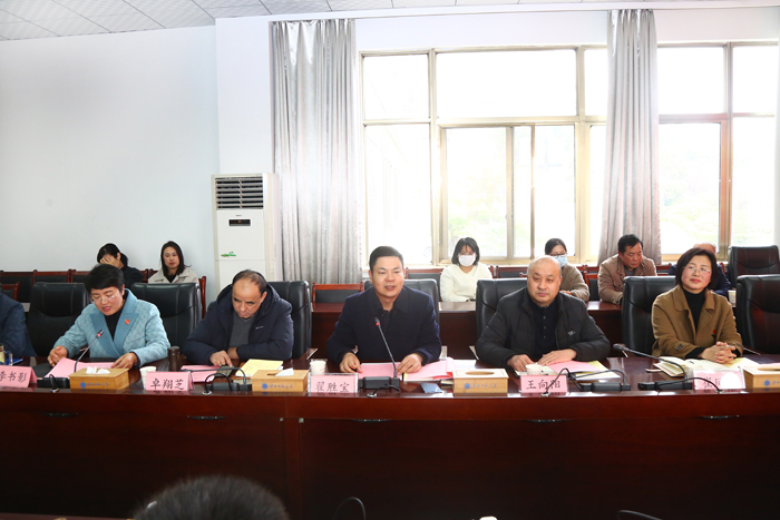 f6b6e2a317234f81a49f7fd1a25cda3b.jpg f6b6e2a317234f81a49f7fd1a25cda3b.jpg