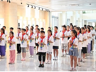 365官网举办第二届“青苗杯”青少年阅读夏令营活动